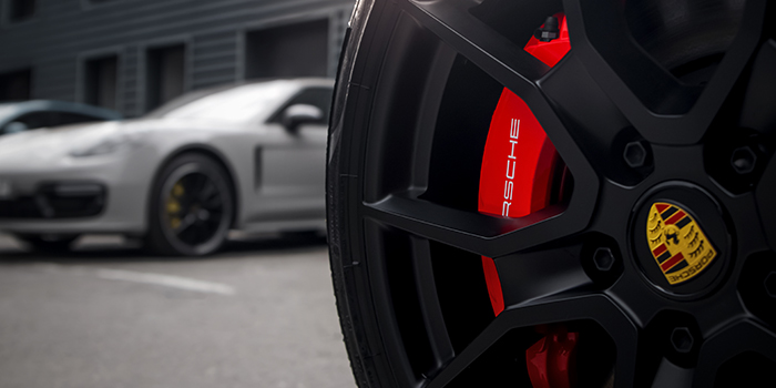 Сезонный шиномонтаж для Вашего Porsche в Порше Центр Таганка