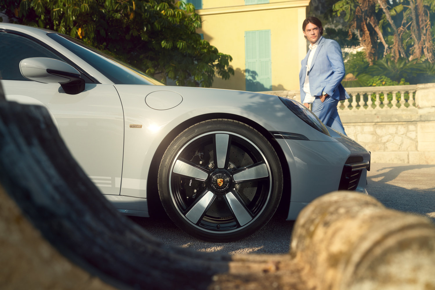 Владельцы автомобилей Porsche стали моложе:  как изменился портрет покупателей немецкого бренда