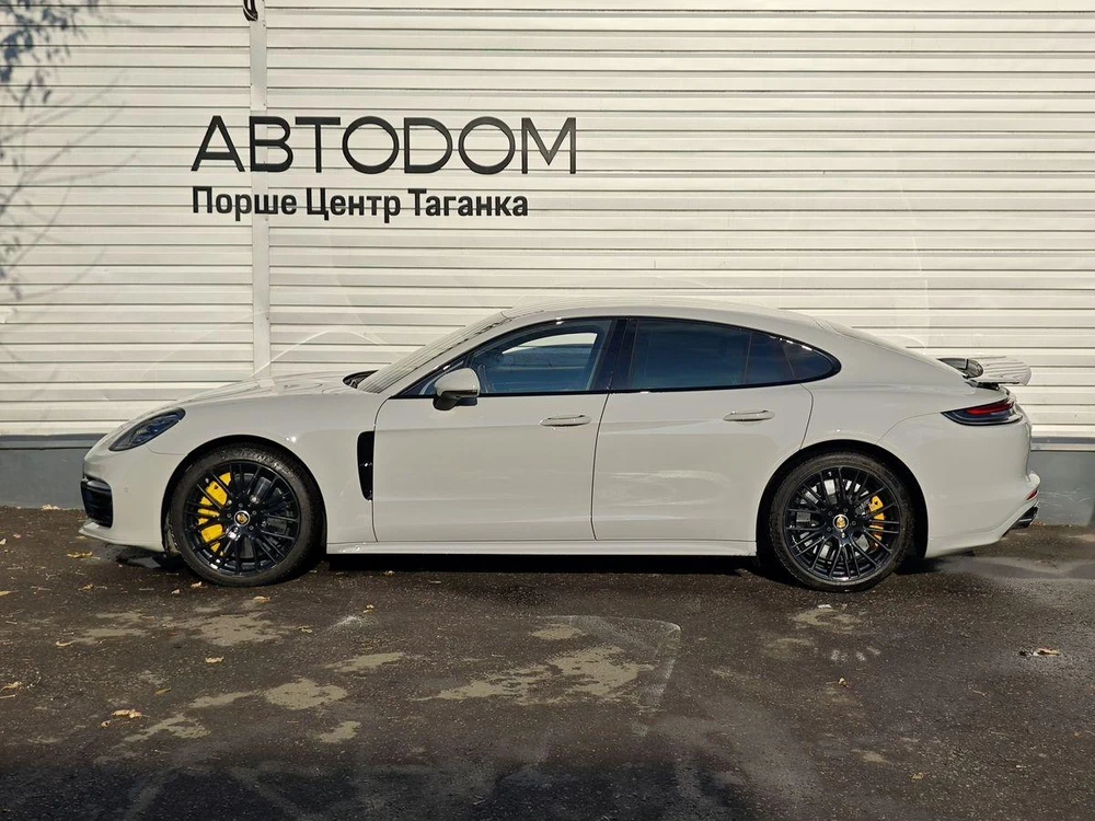 Porsche Panamera Turbo S 4.0 AMT 4WD (630 л.с.)